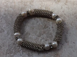 Tolles versilbertes dehnbares Armband auf Gummi mit 8 Perlen 22 cm, 30,49 g - Bild 1 von 7
