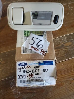 Новый из старых запасов оригинальный производитель 1999-00 Ford Windstar внутренняя правая лампа в сборе XF2Z-13A701-BAA - Изображение 1 из 4