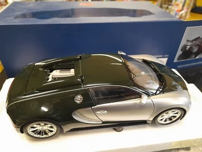 Minichamps 100110852 Bugatti Veyron L' Edition Centenaire 2009  1/18 - Immagine 1 di 2