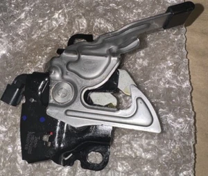 2018-2021 HONDA ACCORD FRONT HOOD BONNET LATCH LOCK ACTUATOR OEM - Picture 1 of 5