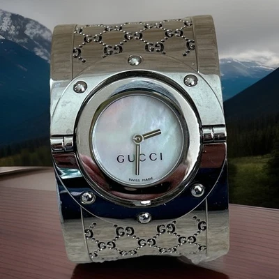 古驰 Mother Of Pearl 旋转 Guccissima 手表 适合 XS 至 S 腕表 — 第 1/4 张图片