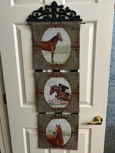 VINTAGE "RUN FOR THE ROSES" GOBELIN WANDBEHANG - PFERDE -42" LANG -14" BREIT - Bild 1 von 5