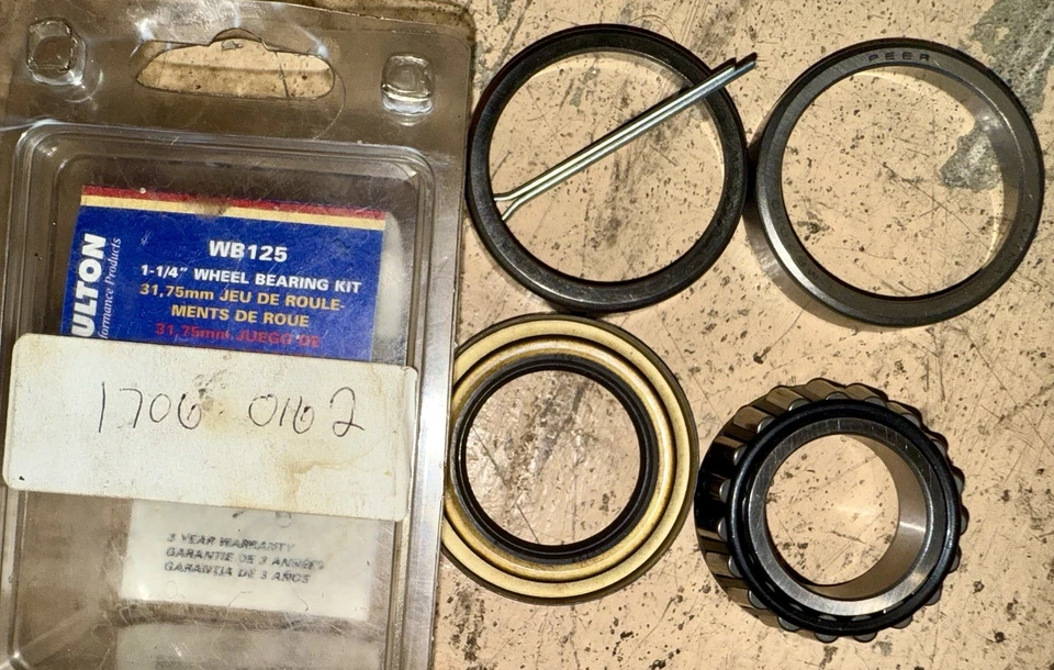 Fulton wheel bearing kit 1-1/4" WB125/1706-0162 (missing a bearing) new — 第 1/2 张图片