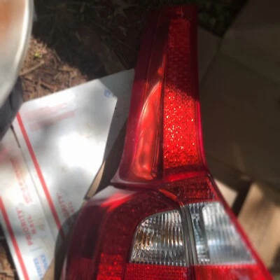 Lanterna traseira interna lateral esquerda L do motorista Volvo XC70 2008-2013 portão de elevação  - Imagem 1 de 4