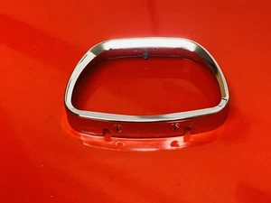 LLANTA DE LÁMPARA DE CABEZA TRAPEZOIDAL VESPA 150 SUPER 150 SPRINT 150 GL SS180 CROMO - Imagen 1 de 5