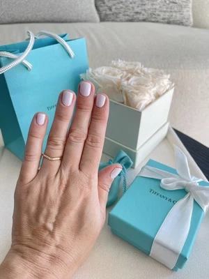 Anillo de boda Tiffany & Co. Elsa Peretti 9 diamantes YG 18K talla 5,5 NUEVO $2.100 Foto 1 de 4