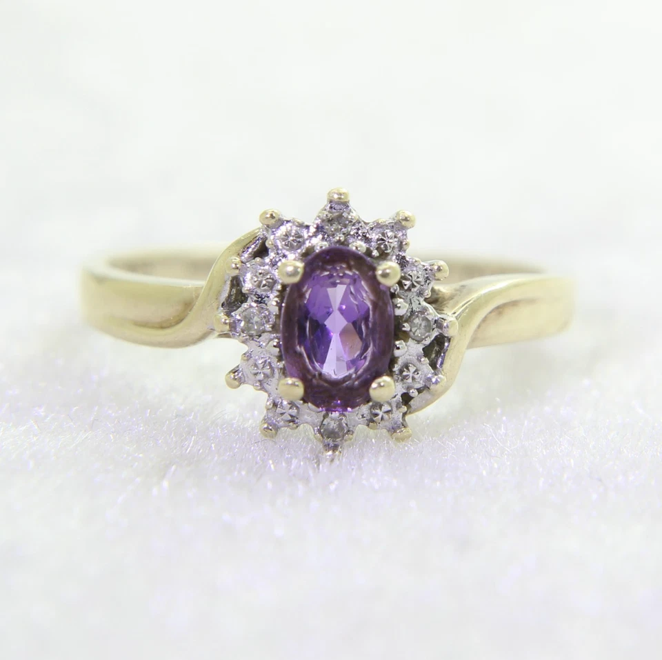 Кольцо с золотым аметистом и бриллиантами 9 карат размер 5 3/4 - L - Изображение 1 из 4
