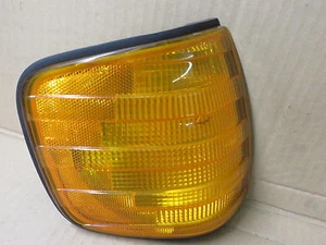 MERCEDES BENZ 126 81-91 1981-1991 CORNER LIGHT PASSENGER RIGHT RH - Picture 1 of 4