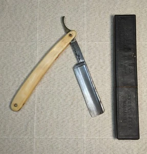 Vintage Barber Shop Straight Shaving Razor with Box Guile & Co Bon-Ton Antique - Picture 1 of 12