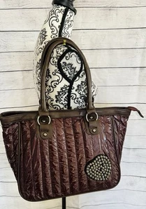 Borsa a tracolla donna marrone trapuntata puffer cuore accento cerniera - Foto 1 di 12