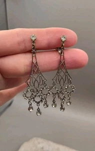 Pendientes colgantes vintage con clip colgante de diamantes de imitación tono plata - Imagen 1 de 9