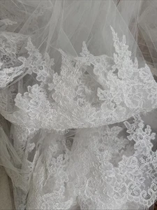 Monique Lhuillier Bridal Veil Wedding Gown New White Chantilly Lace - Picture 1 of 7