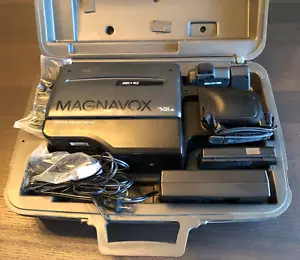 Videocamera VHS Magnavox EasyCam modello CVT325AV01 custodia funzionante - Foto 1 di 10