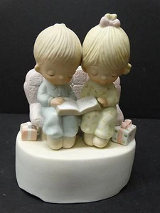 Precious Moments ~ UNTO US A CHILD IS BORN ~ Musical ~ #E-2808 MIB Triangle  - Picture 1 of 7