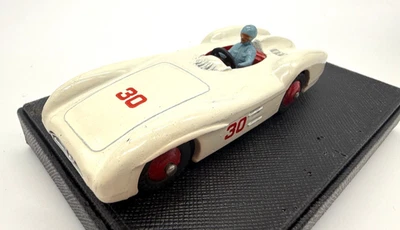 Винтажные игрушки Dinky 237 Mercedes Benz гонщик - Изображение 1 из 4