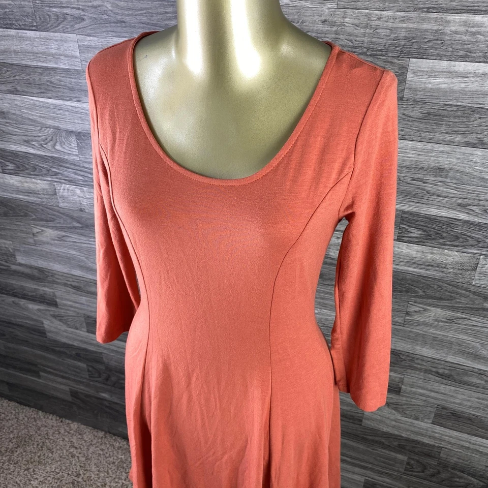 FOREVER 21 Scoop Neck 3/4 Sleeves Knit Orange Shift Dress Women's Size Medium - Image 1 of 4