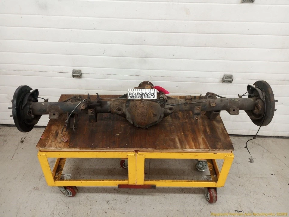 Nissan Xterra Rear Axle Assembly Automatic 4WD PRO-4X 3.36 Ratio Fits 2007-2015 Foto 1 de 4