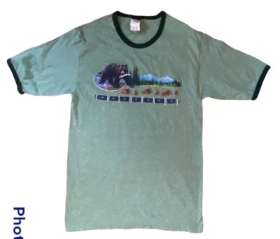 Camiseta De Colección Años 90 Hanes Beefy Timbre Colorado Oso Montaña Pez Verde Pequeña  Foto 1 de 4