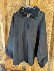 Collections inc. misses polyester black cape - Picture 1 of 6