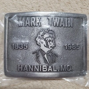 MARK TWAIN BELT BUCKLE Vintage Pewter Hannibal, MO 1835 - 1985 - Picture 1 of 3