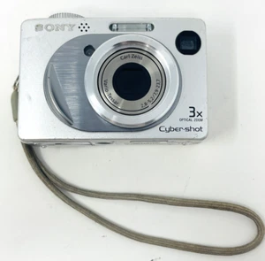 Parts/Repair Sony Cybershot DSC-W1 Silver Digital Camera (Broken Battery Door) - Picture 1 of 10