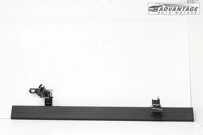 Lincoln Navigator U554 2018-2024 lado izquierdo estribo inferior escalón OEM Foto 1 de 4