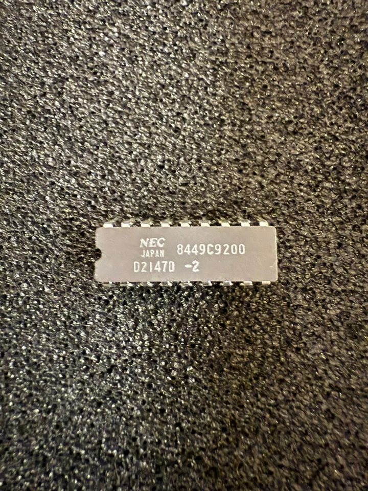 1 Stück/pc.  UPD2147D-2 (D2147D-2) NEC - DIC18 - Static RAM 1-BIT, 4K (4096x1) - Image 1 of 1