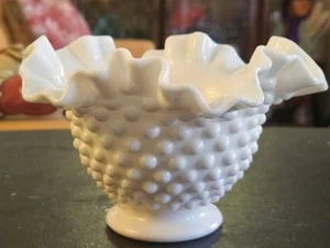 Fenton Milchglas Schuhnagel geraffter Rand Fuß Kompott 6,75" Durchmesser Schüssel - Bild 1 von 3