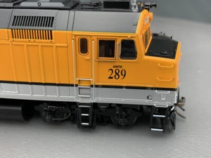 HO Rapido Rio Grande Ski Train #289 Aspen Gold F40PH W/Ditch Lights 83613 HO85 - Picture 1 of 12