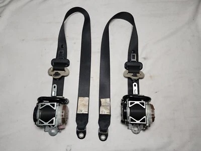 2013 - 2015 Nissan Versa Note Drivers & Passengers Front Seat Belts - Image 1 of 4