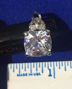 Large Crystal Ring with Smaller Crystals Surrounding Heavy Metal Nice Quality - Picture 1 of 24