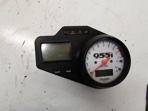 TRIUMPH SPEED TRIPLE 955i UHREN (14144) - Bild 1 von 3