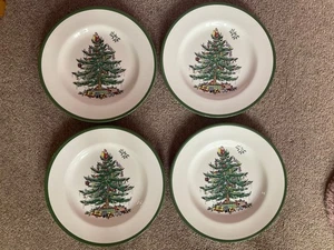 SPODE CHRISTMAS DINNER PLATES SET X 4 SPECIAL EDITION GREEN TRIM NEW ENGLAND - Picture 1 of 3