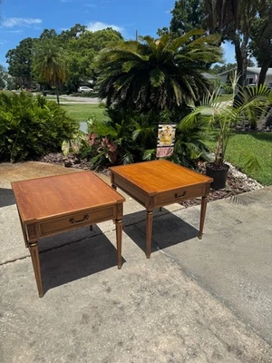 Mesa auxiliar Henredon Mid Century Neo clásica vintage años 60 (2) Foto 1 de 4