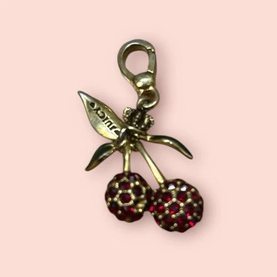 Dije retirado JUICY COUTURE pavé rojo cereza hojas esmaltadas Foto 1 de 4