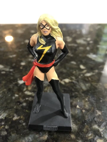 Eaglemoss Ms. Marvel Marvel Collection 76 Figure 2008 Metal Captain Marvel Cover