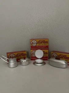 Betty & Bob Spielzeug Aluminium Kochutensilien Vintage in Originalverpackung - Bild 1 von 21