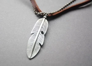 NEW Leather Men's Metal Pendant Surfer Necklace Choker Feather - Picture 1 of 2