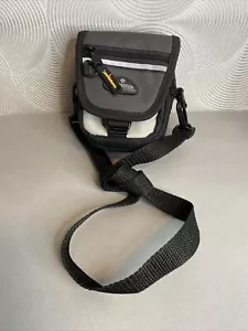 Samsonite Small Padded Crossbody Camera Bag Nylon Zippered Compartments Strap - Picture 1 of 9