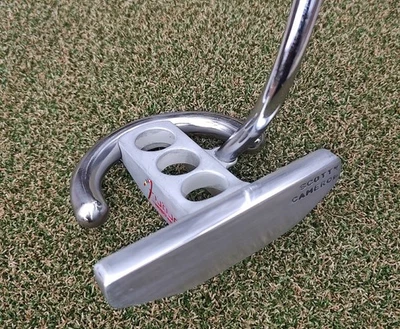 Putter Scottie Cameron Futura 35 pulgadas Foto 1 de 4