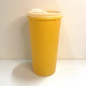 Vintage Tupperware Yellow Tall Beverage Container 261-11  With Lid - Picture 1 of 5