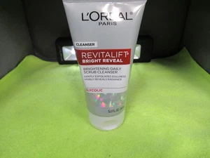 L'Oreal Paris RevitaLift Aufhellendes Peeling Reiniger, 5 fl. Oz. - Bild 1 von 2