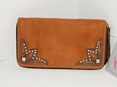 Cartera continental de cuero de gamuza con tachuelas marrón con cremallera - tórrida - Precio de venta sugerido por el fabricante $18 Foto 1 de 4