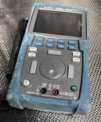 Osciloscopio digital portátil de 2 canales AGILENT U1604A 40 MHz 200 MSa/s Foto 1 de 4