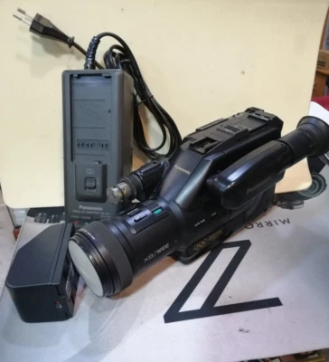 PANASONIC G101 VHSc con accessori per parti di ricambio da riparare - Immagine 1 di 4