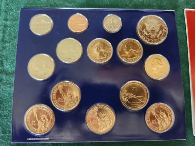 2011 US Mint Set 28 Coin Uncirculated Set Complete Philadelphia & Denver Silver - Image 1 of 4