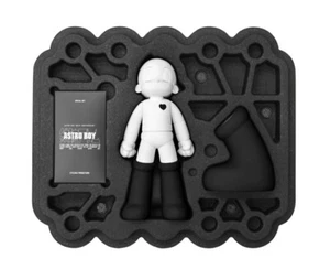 Astroboy 60th Anniversary Special Package Black Edition Figure 28cm / Express - Picture 1 of 8