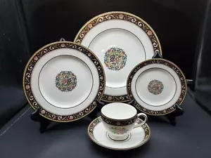 Wedgwood W4577 Runnymede Brown 5 Piece Place Setting - Picture 1 of 2