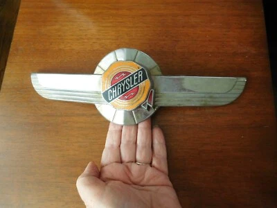 Chrysler 1950 capó adorno emblema insignia Windsor Newport MoPar Foto 1 de 4
