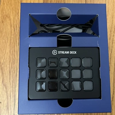 Controlador de creación de contenido en vivo USB Elgato Stream Deck - negro, 15 teclas macro Foto 1 de 4